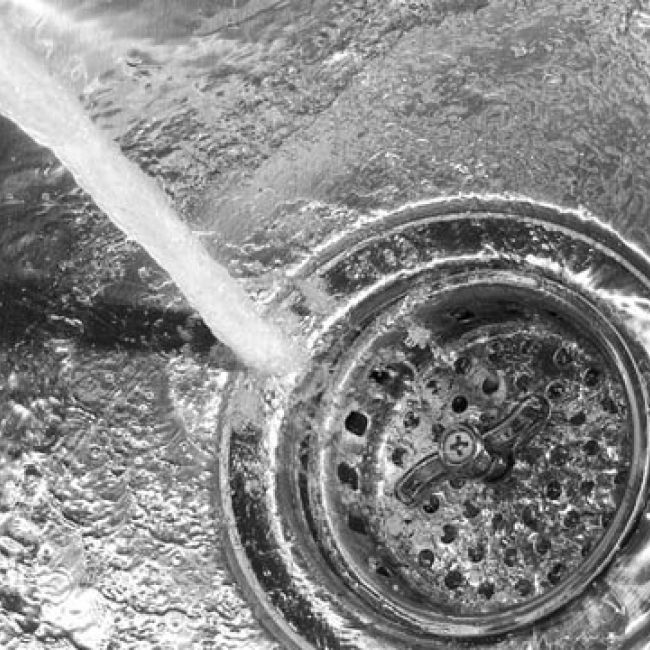 AGUA A PRESIÓN PARA EL LAVADO DE TUBERÍA